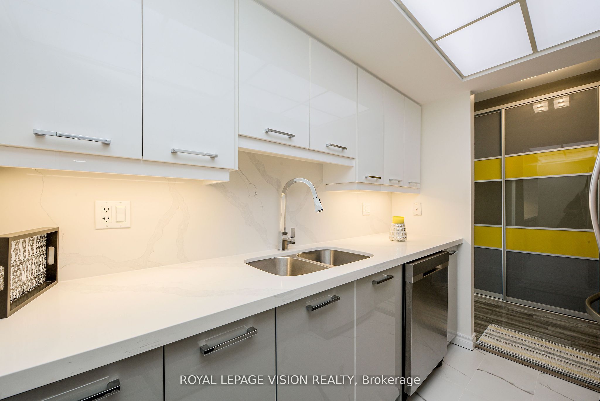 5 Concorde Place #1911