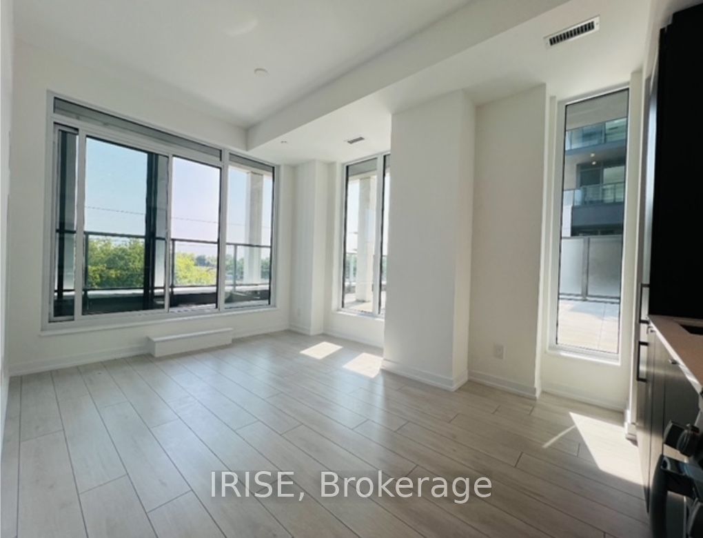 500 Dupont Street, #319