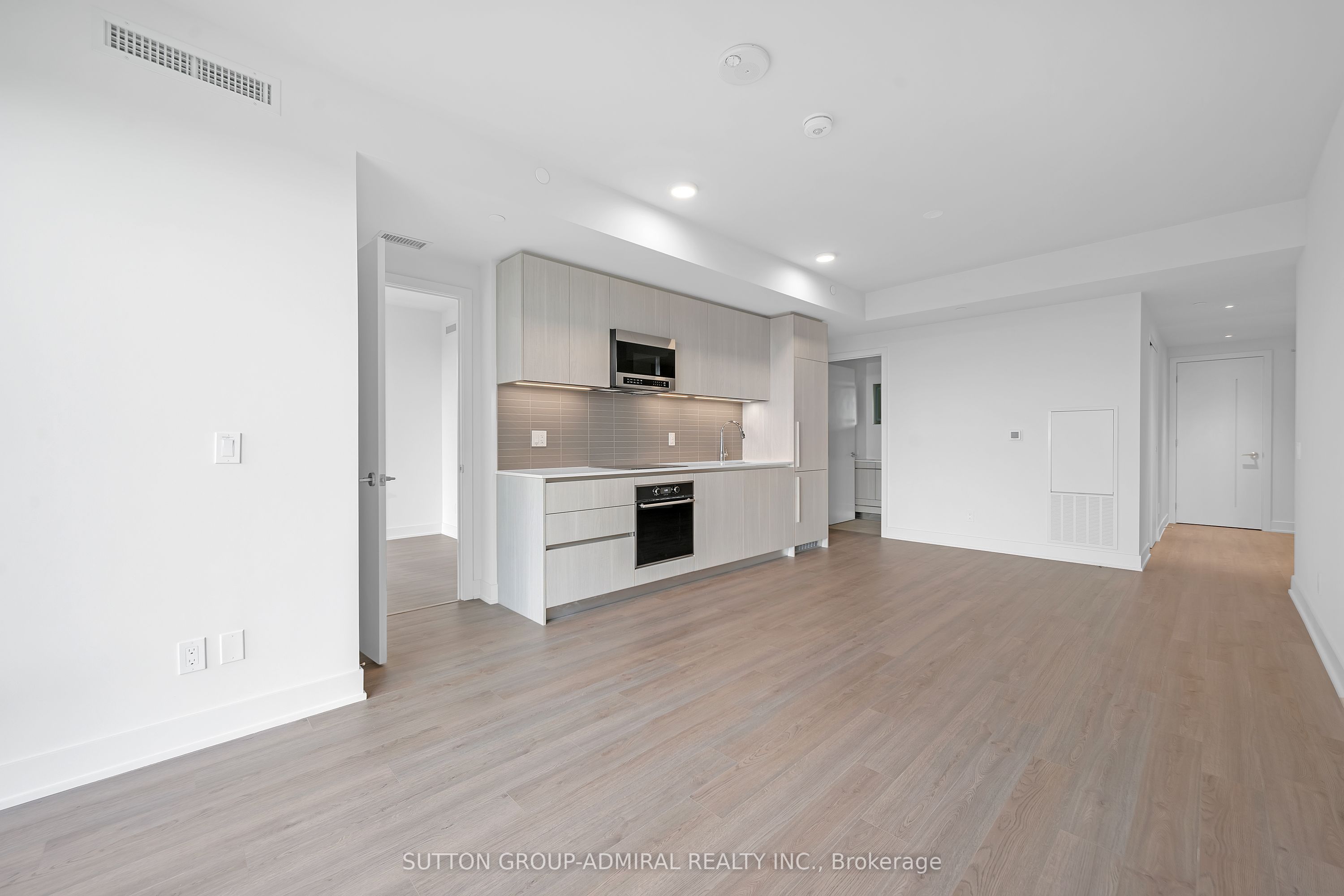 8 Cumberland Street, #1706