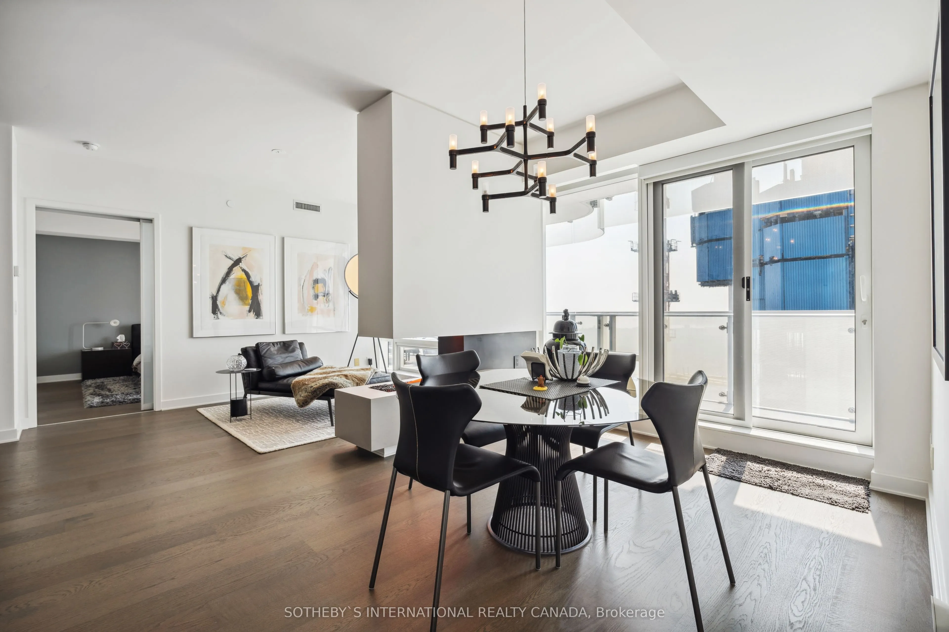 1 Bloor Street E #6805