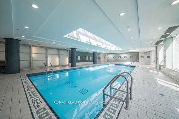 5 Northtown Way, #1006