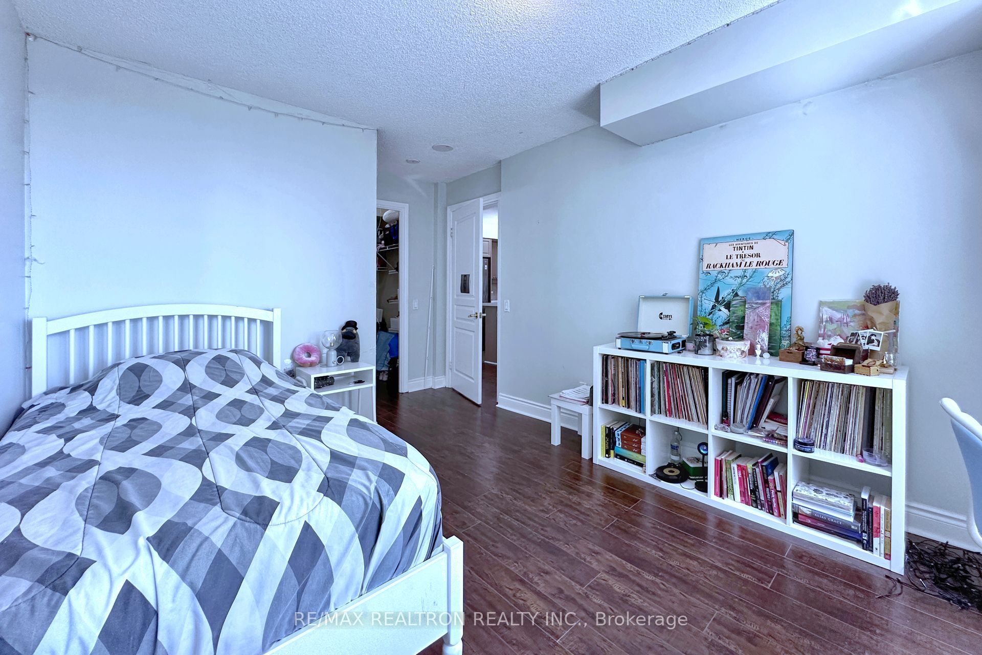 5 Northtown Way, #1006