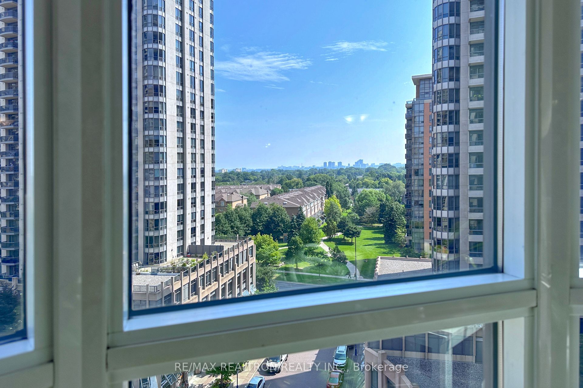 5 Northtown Way, #1006