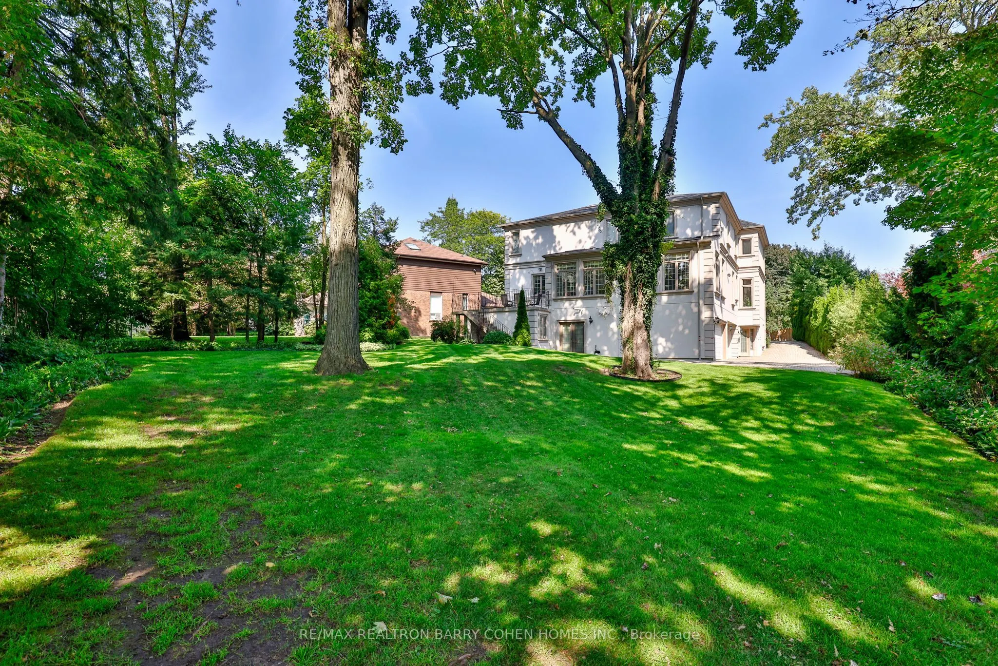 17 Paddock Court