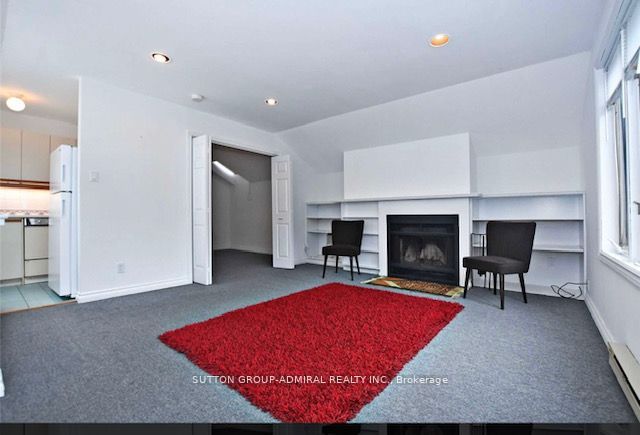 406 Roehampton Avenue