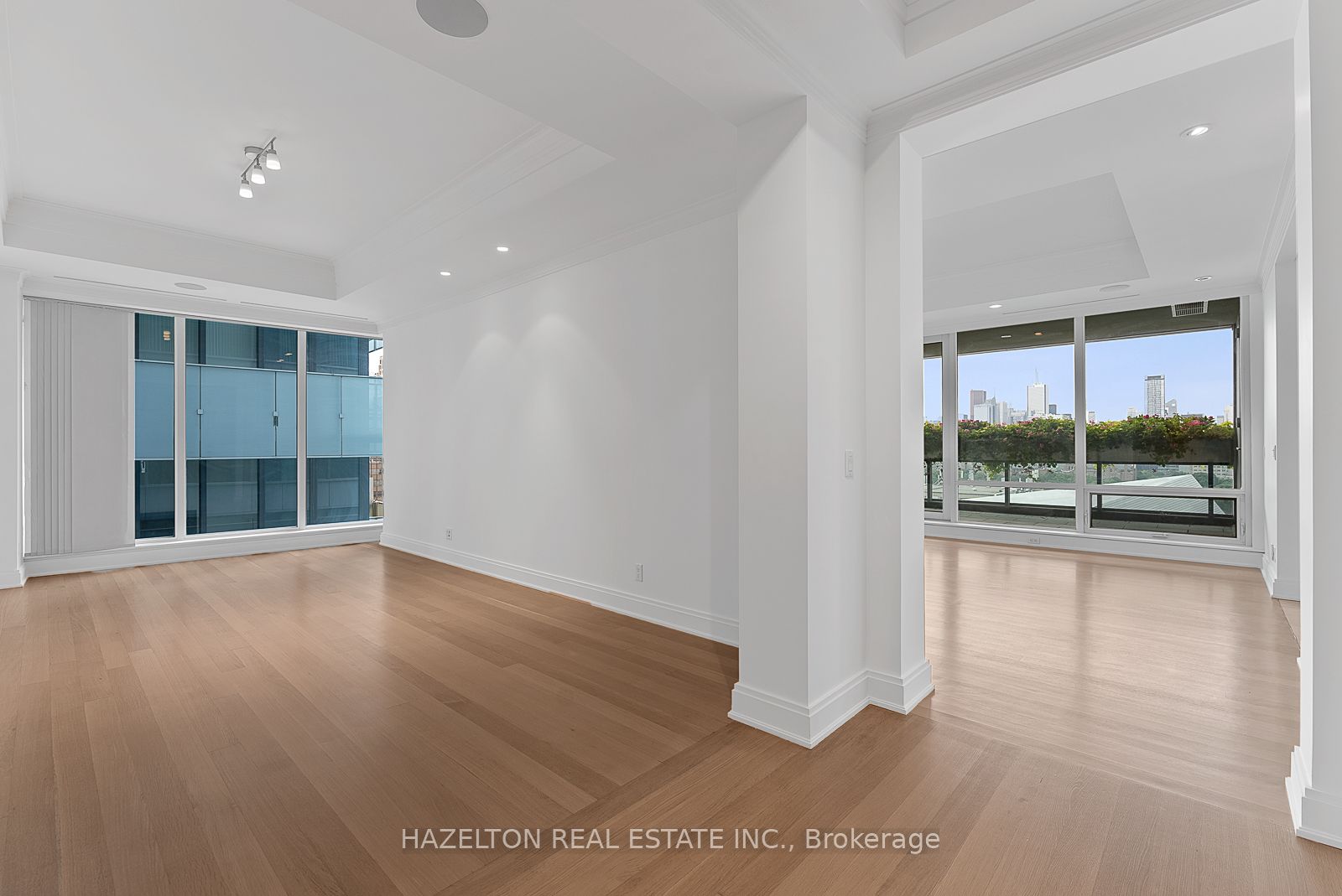 206 Bloor Street W #1402