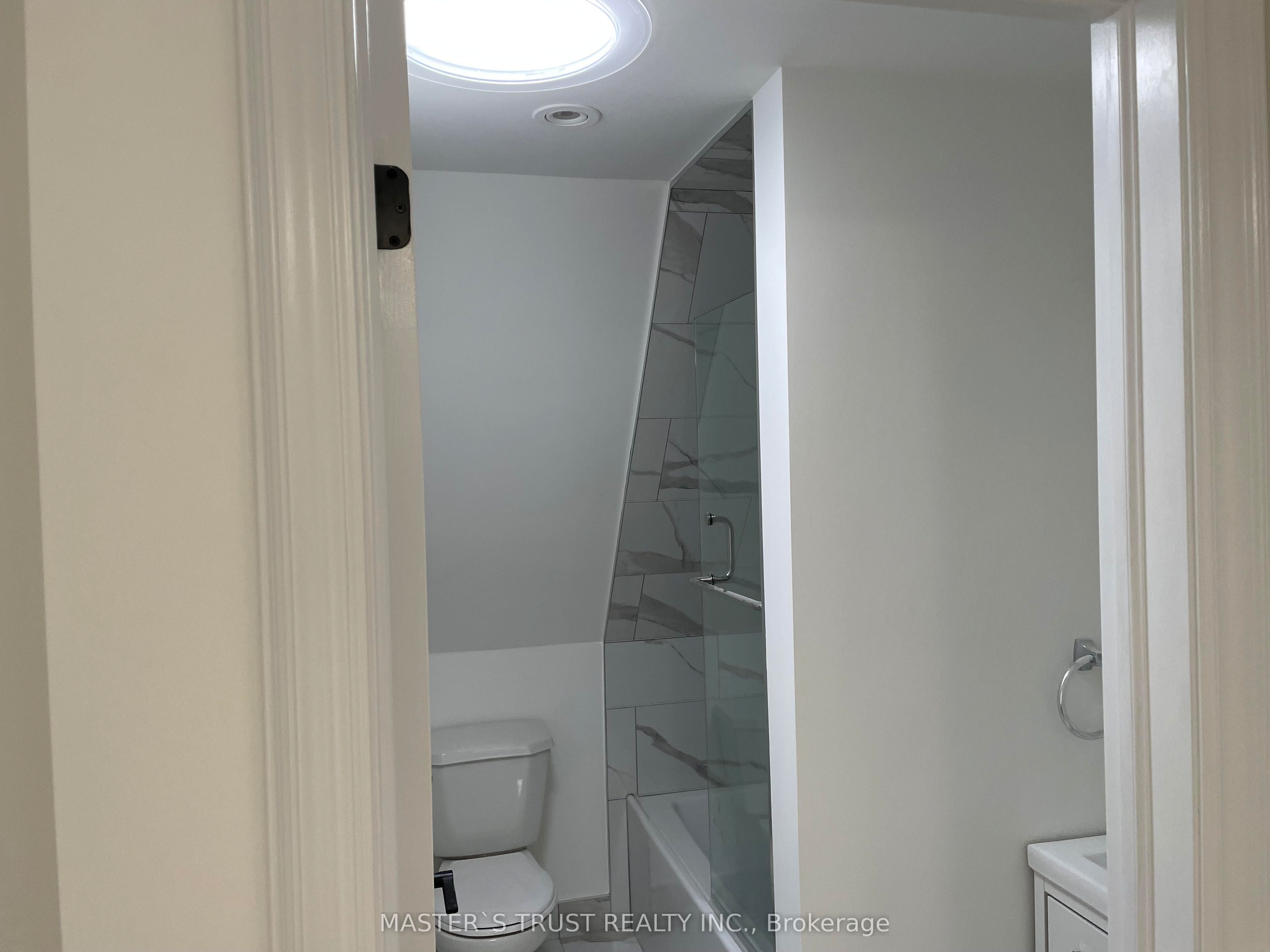 246 Lippincott Street, #Unit4