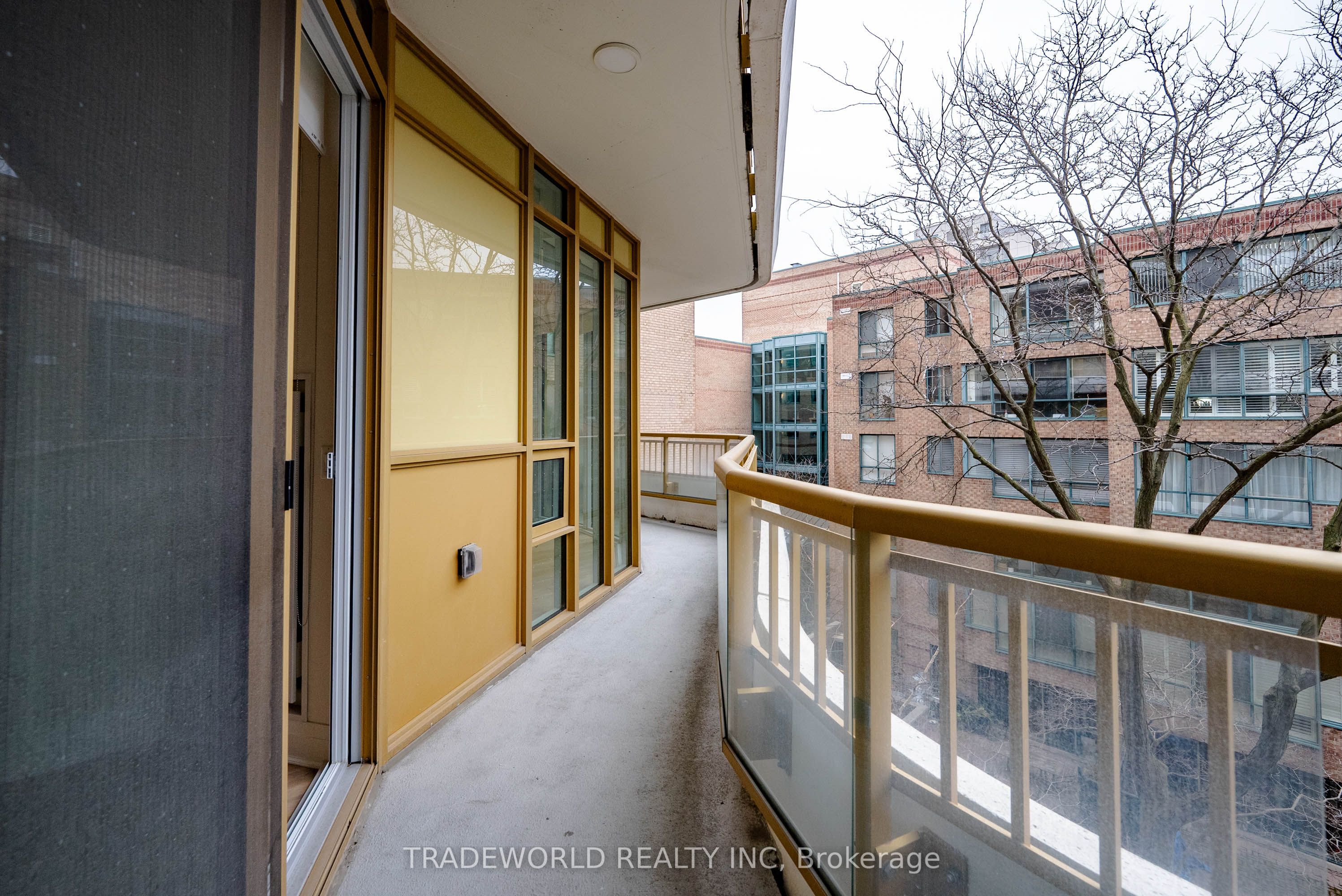 151 Avenue Road, #305