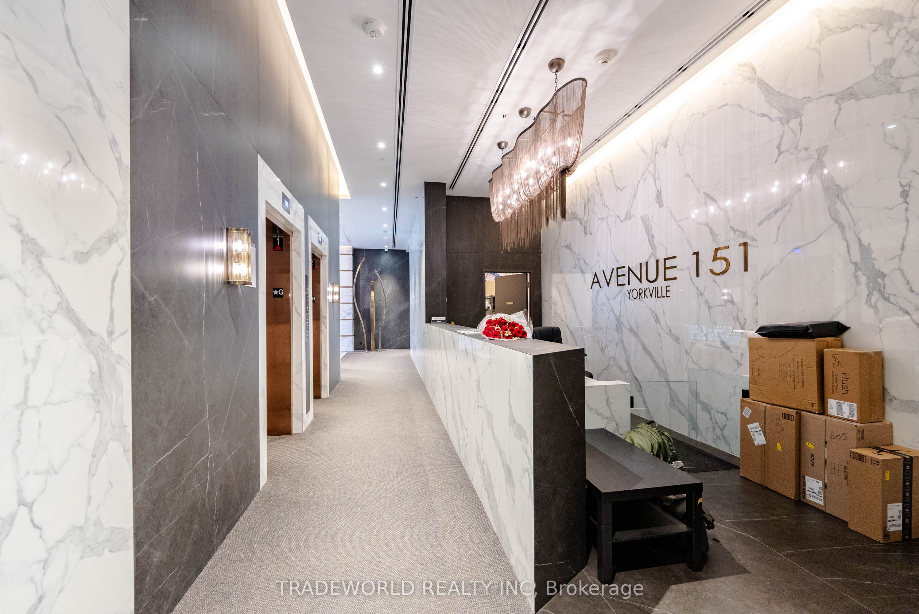 151 Avenue Road, #305
