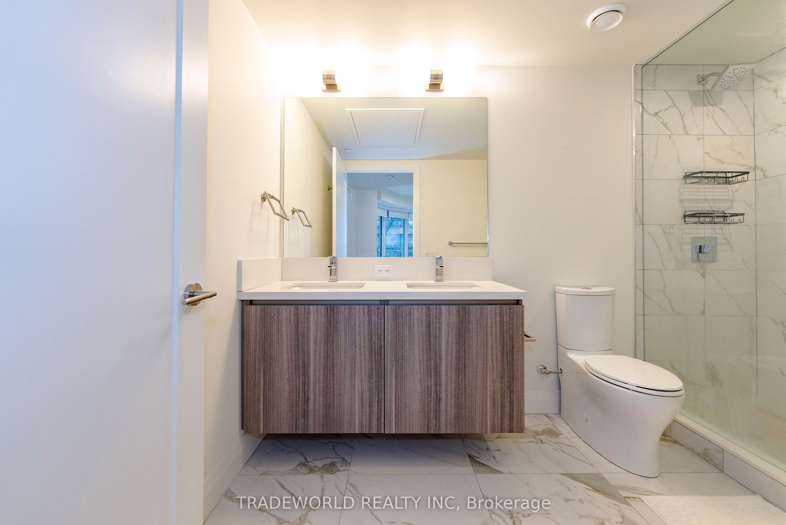 151 Avenue Road, #305