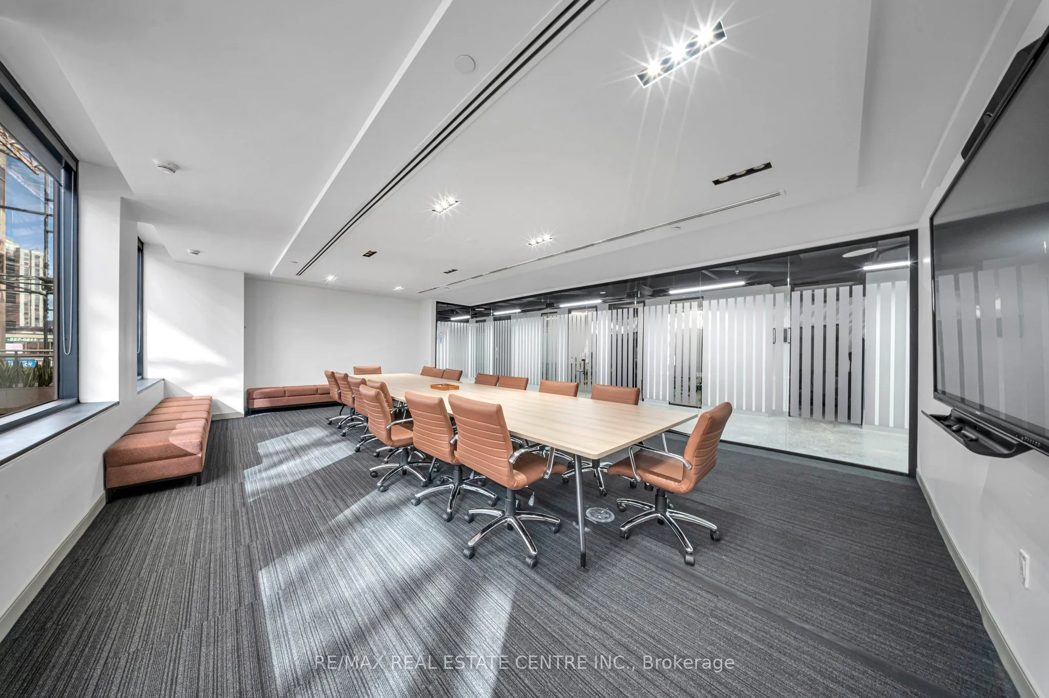 5700 Yonge Street Road #200 B