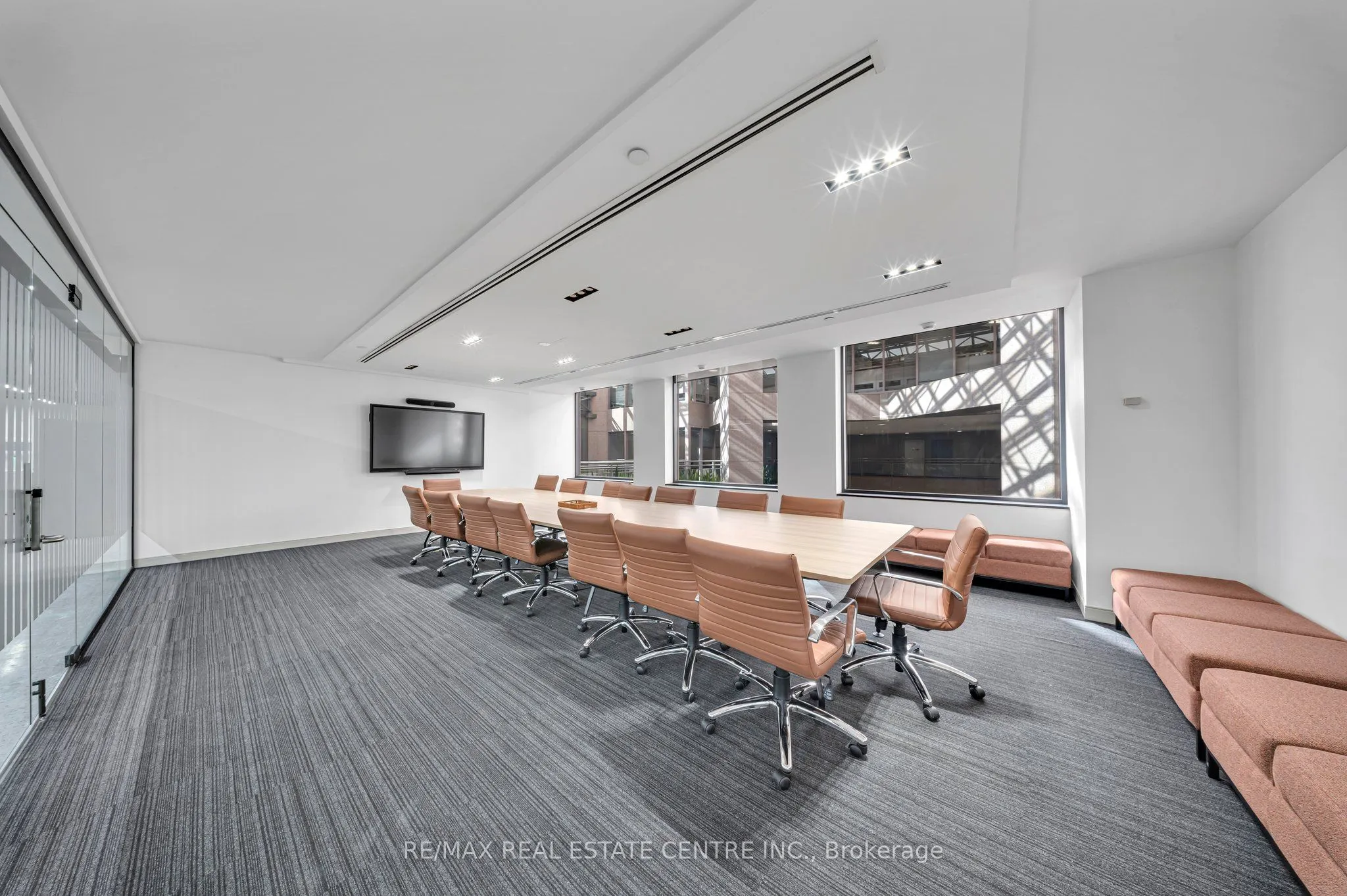 5700 Yonge Street Road #200 F