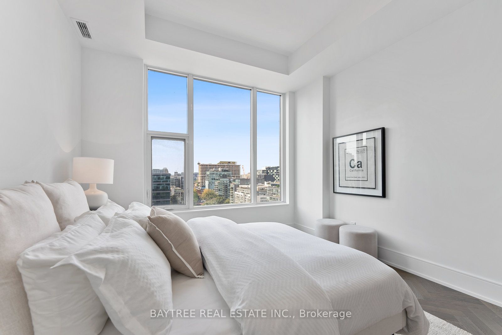 455 Wellington Street W #1108