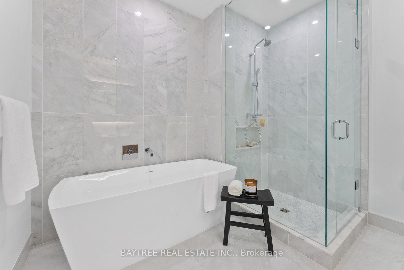 455 Wellington Street W #1108