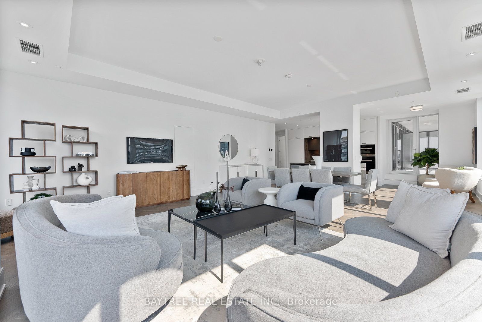 455 Wellington Street W #1108