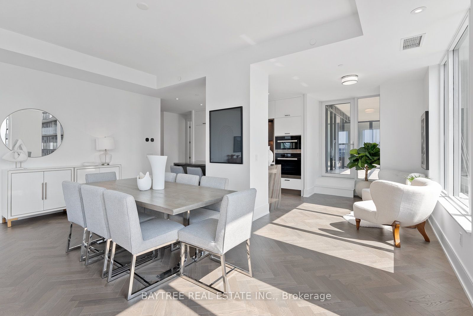 455 Wellington Street W #1108