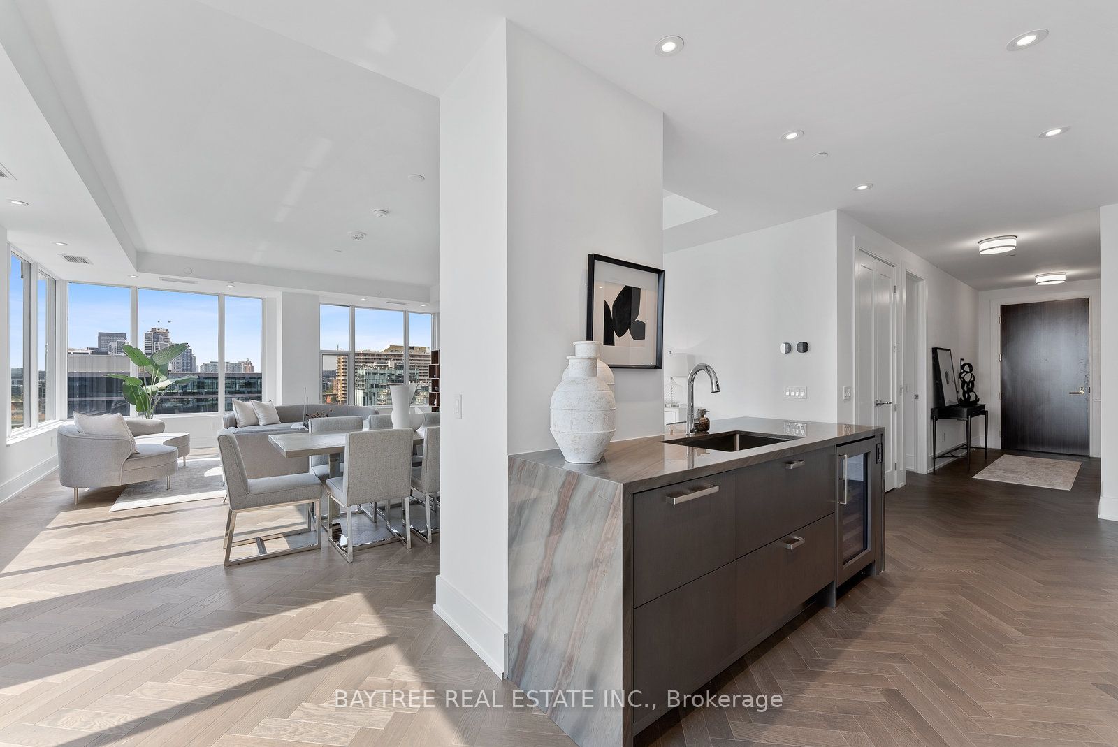 455 Wellington Street W #1108