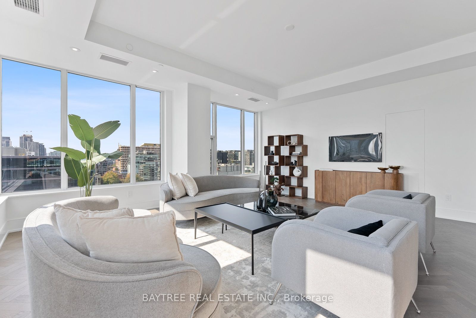 455 Wellington Street W #1108