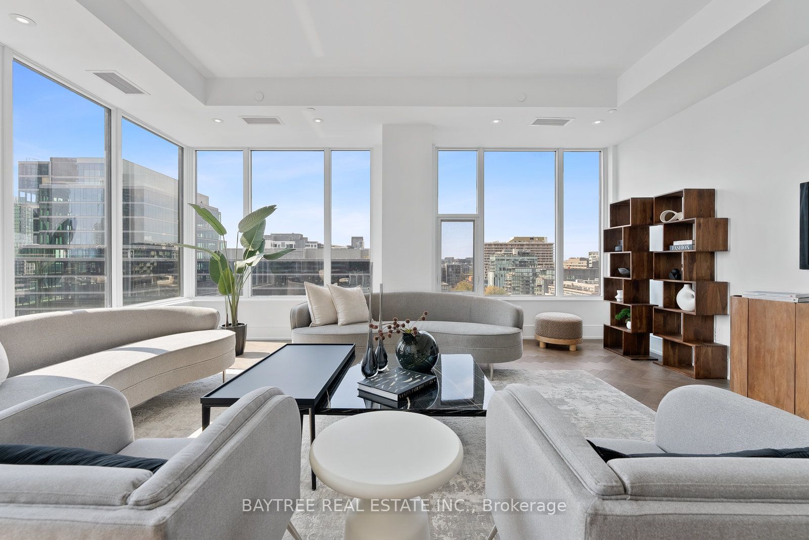 455 Wellington Street W #1108