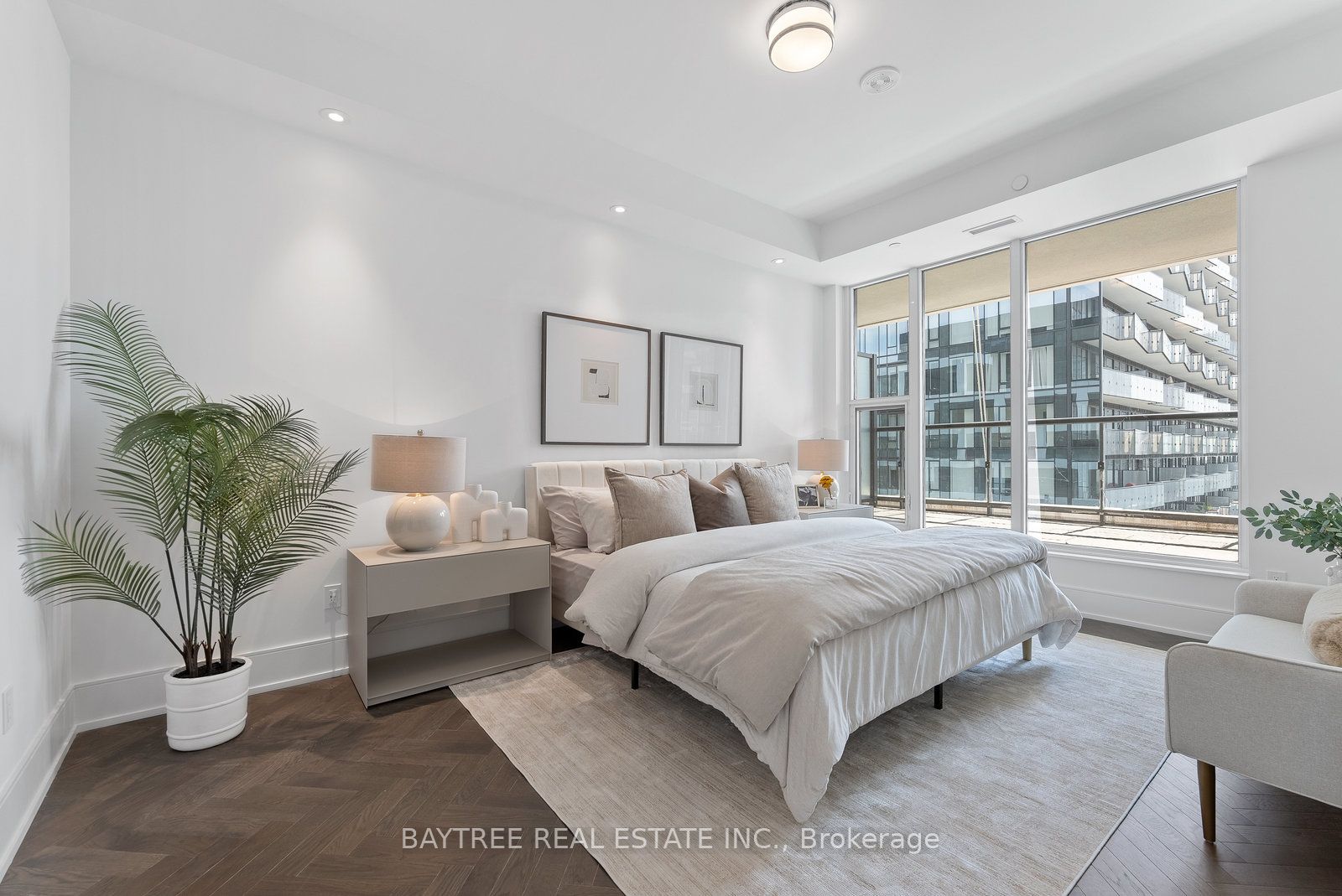 455 Wellington Street W #1108
