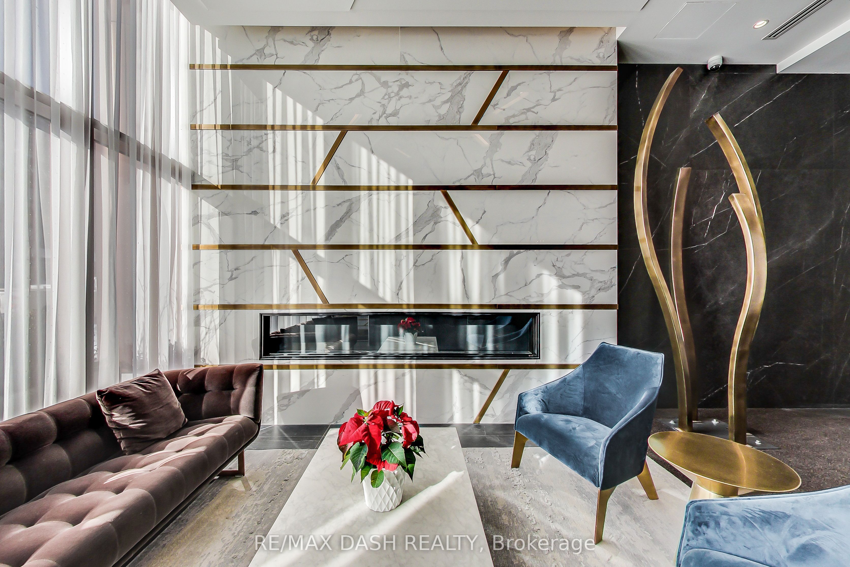 151 Avenue Road #501