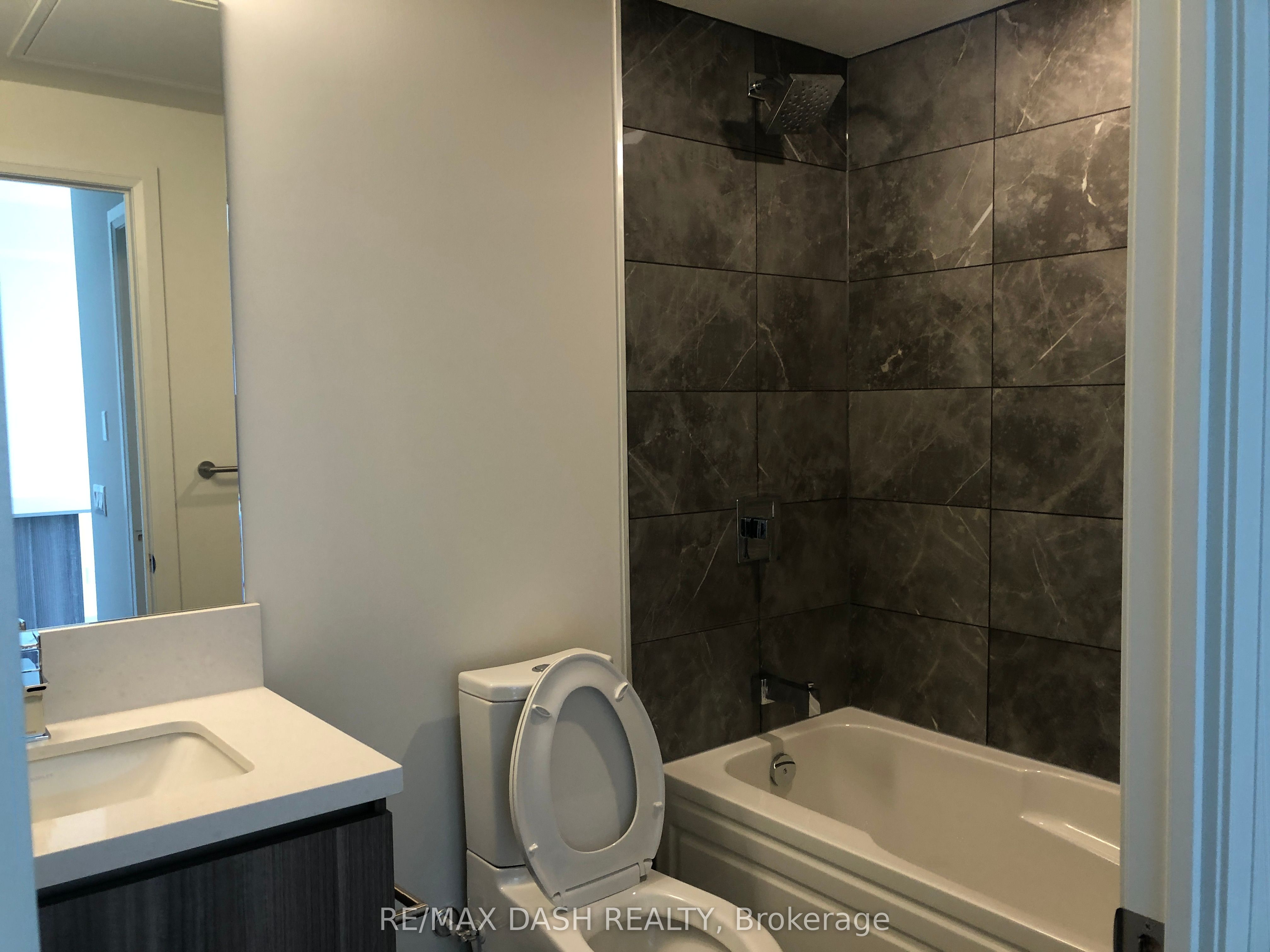 151 Avenue Road #501