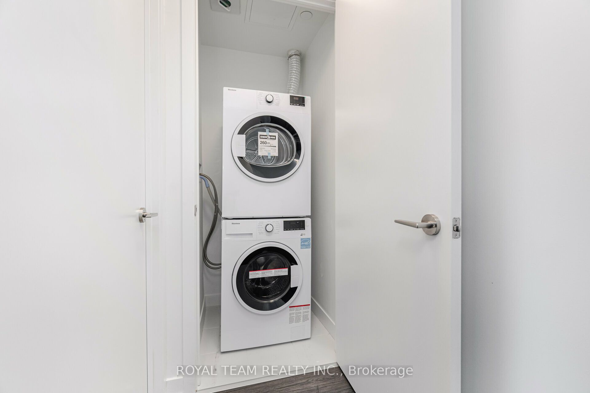 185 Alberta Avenue #1107