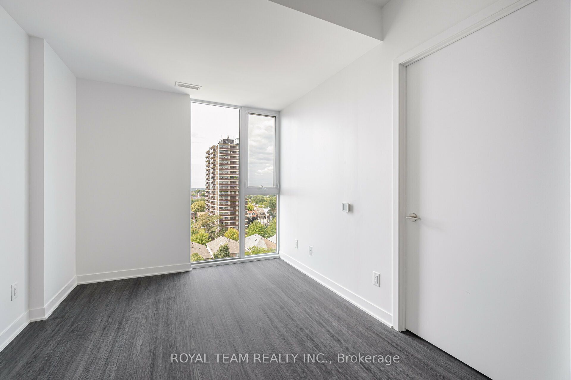 185 Alberta Avenue #1107
