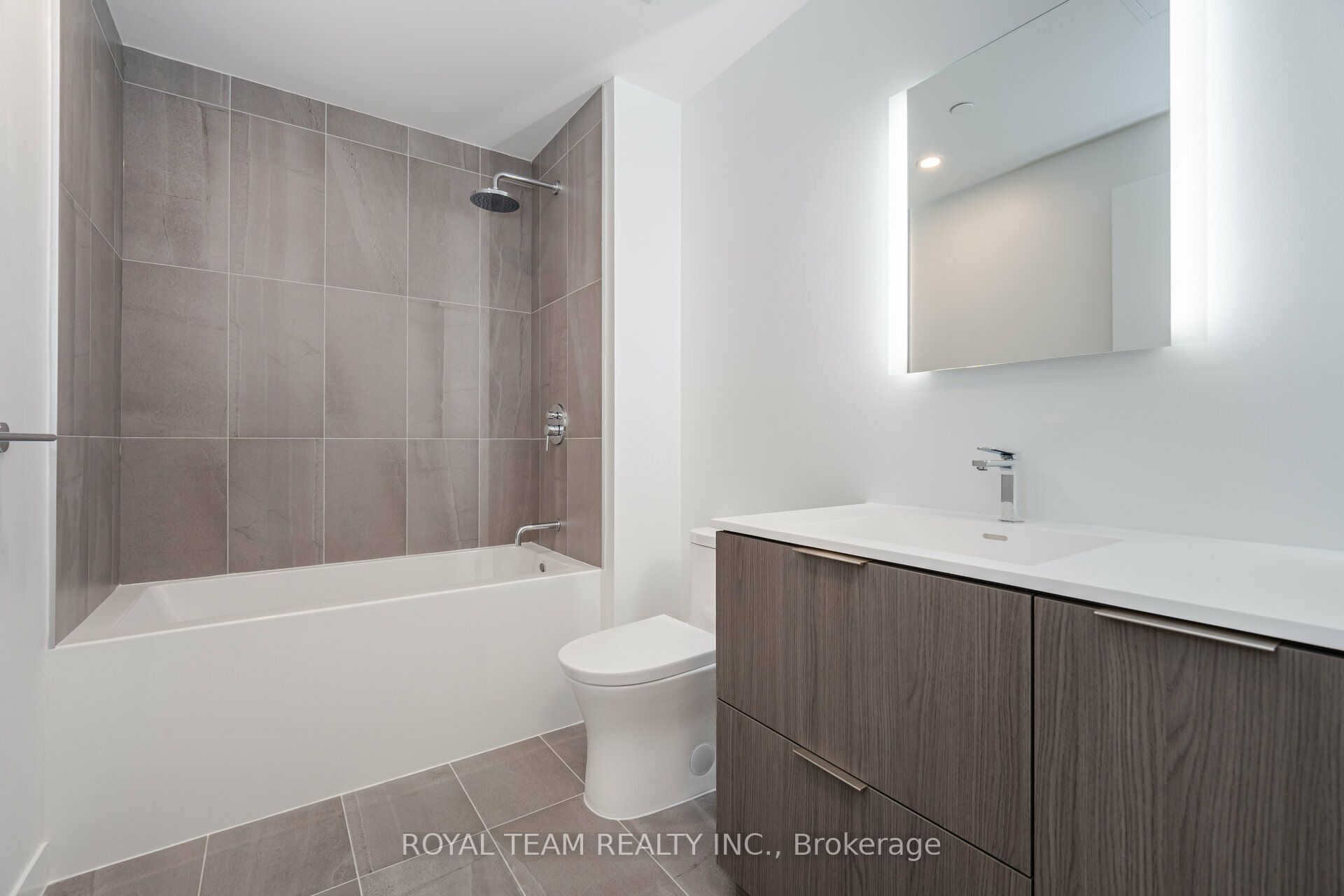185 Alberta Avenue #1107