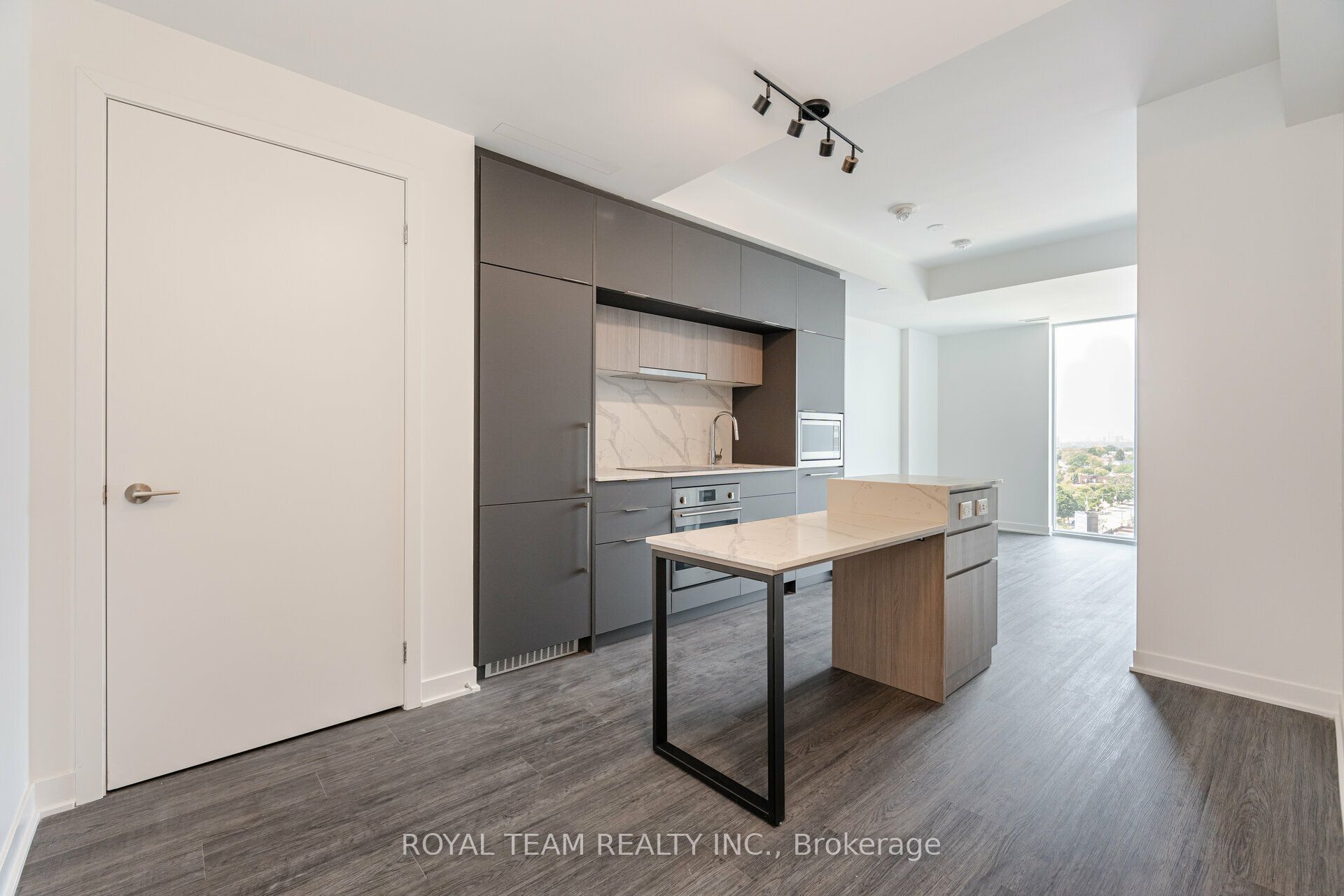 185 Alberta Avenue #1107