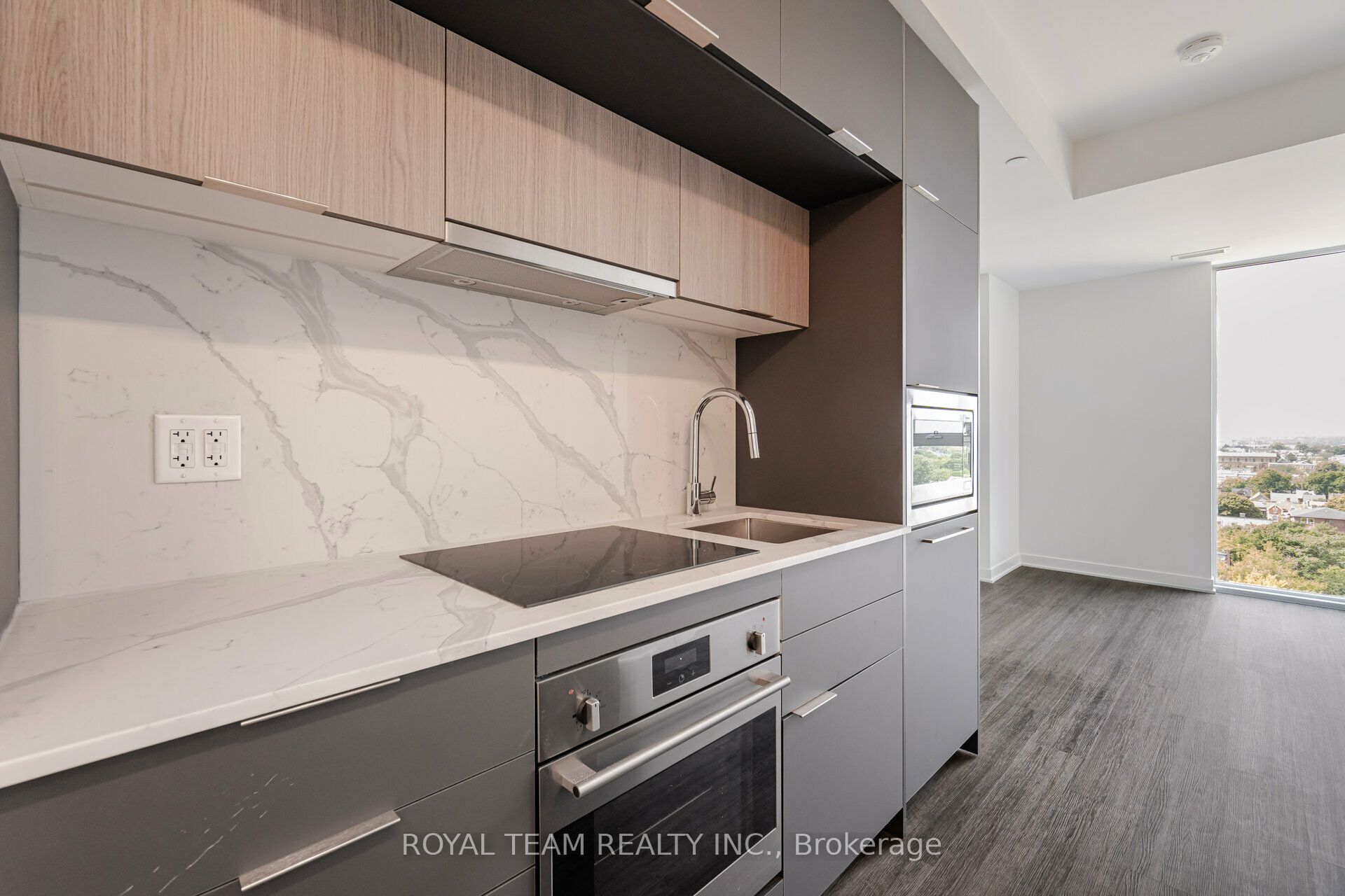 185 Alberta Avenue #1107