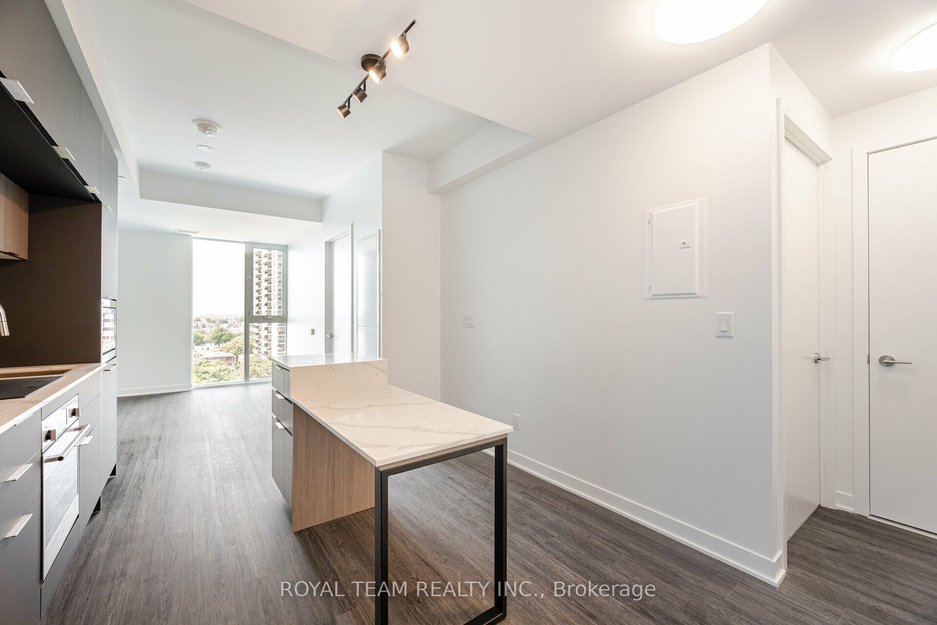 185 Alberta Avenue #1107