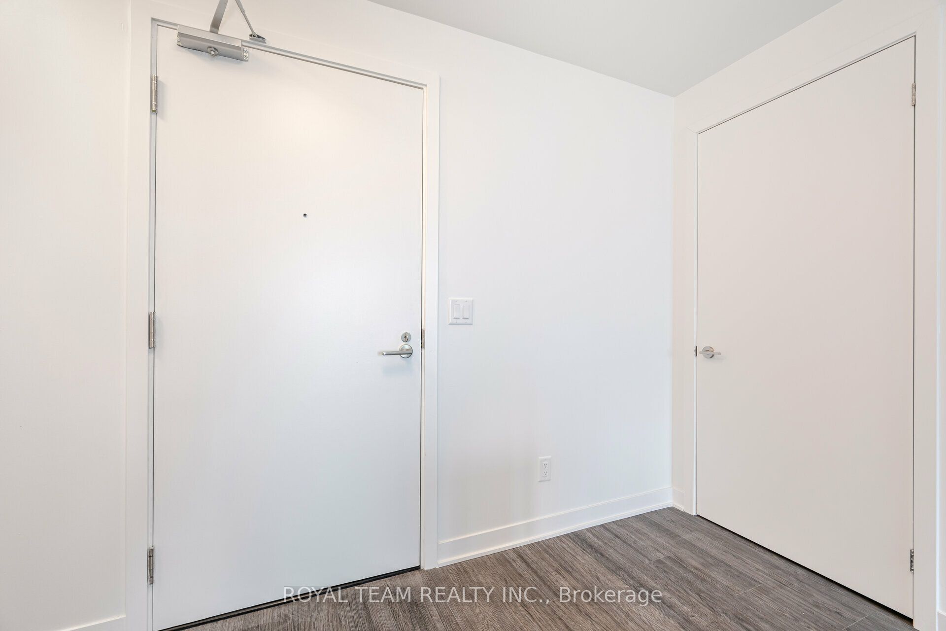 185 Alberta Avenue #1107