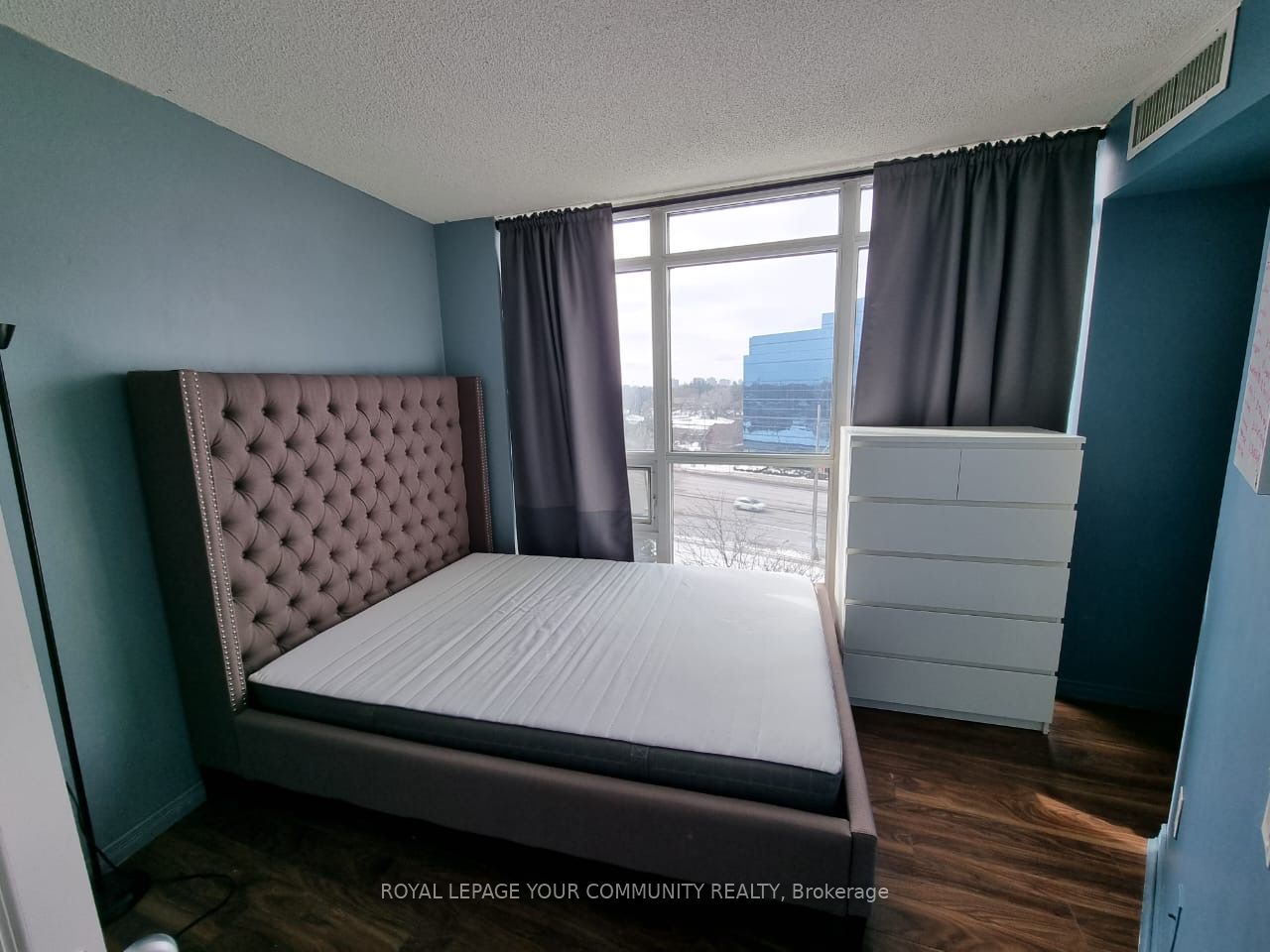 28 Harrison Garden Boulevard #706