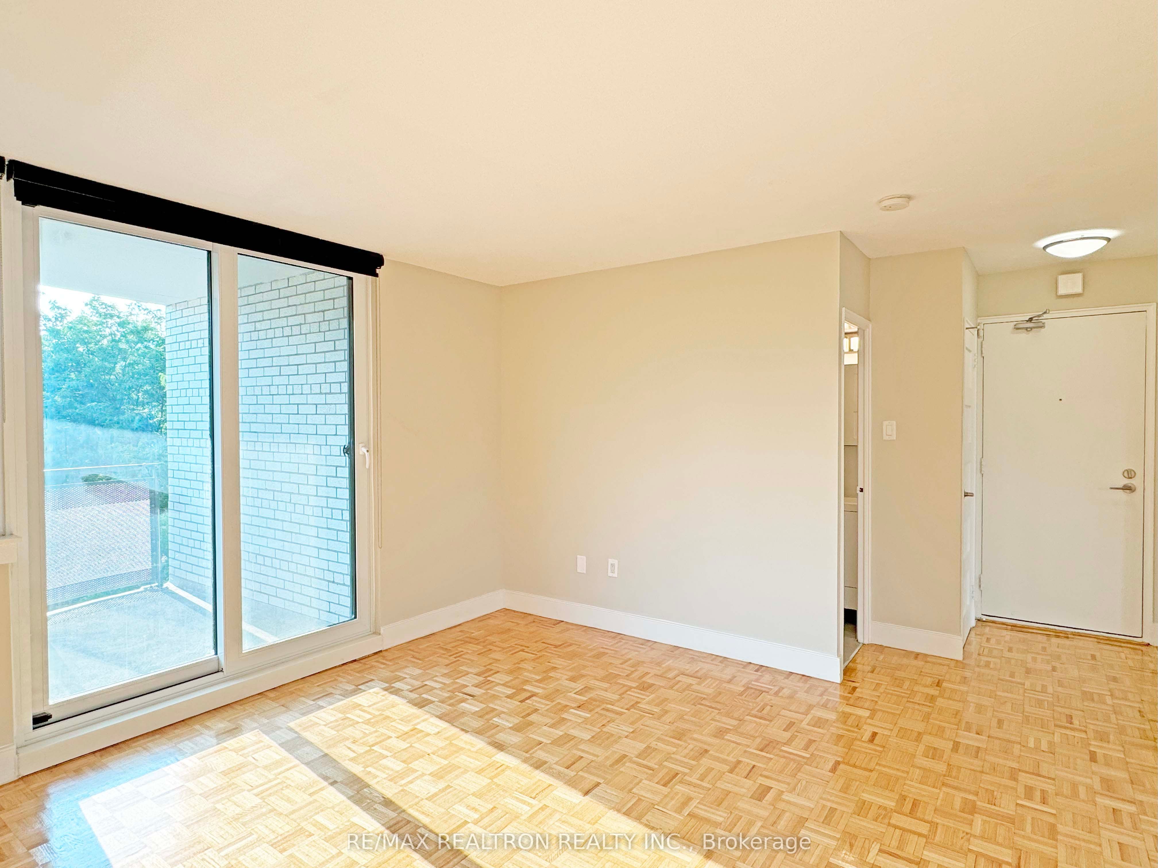 485 Huron Street, #402