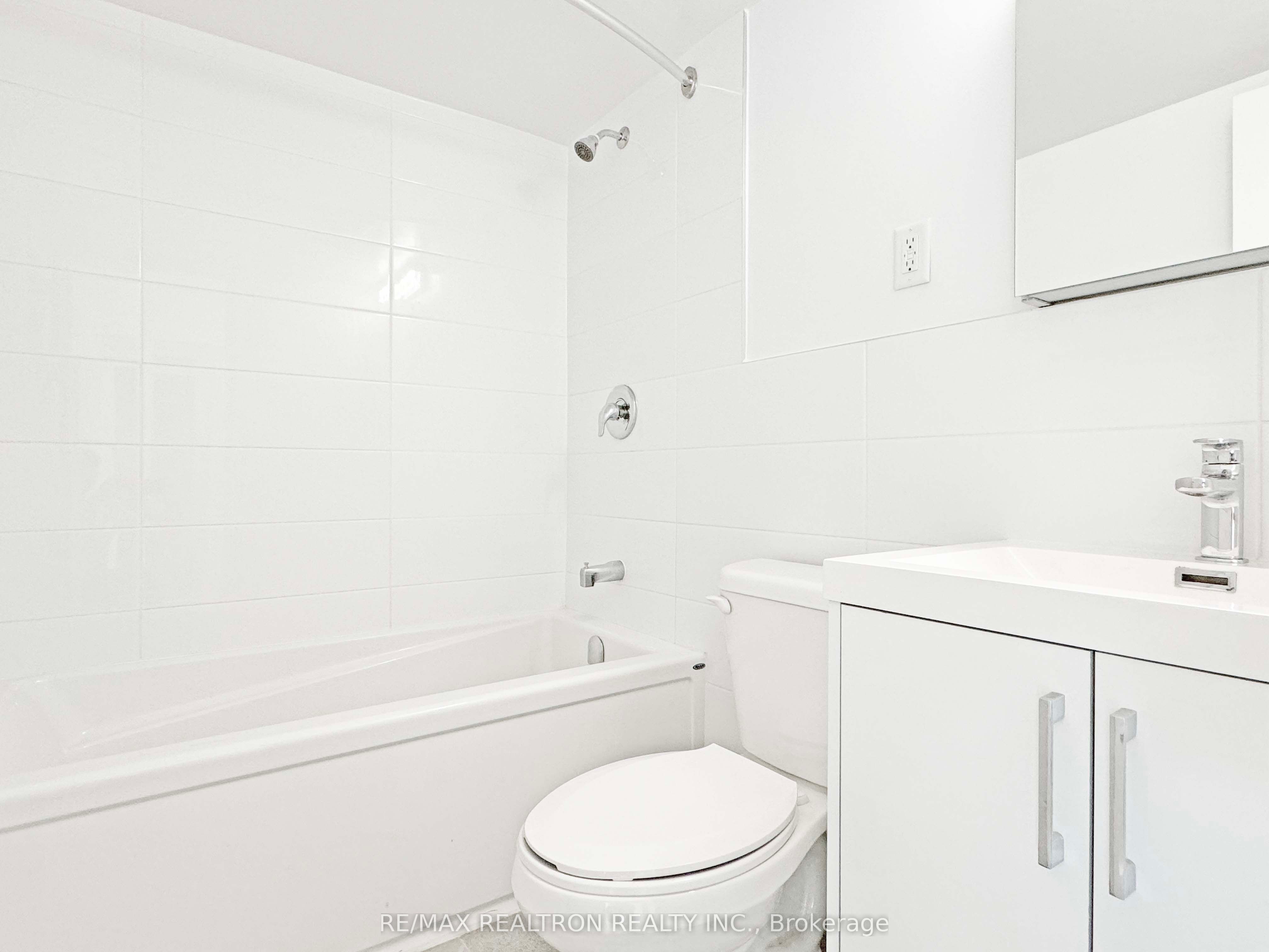 485 Huron Street, #402