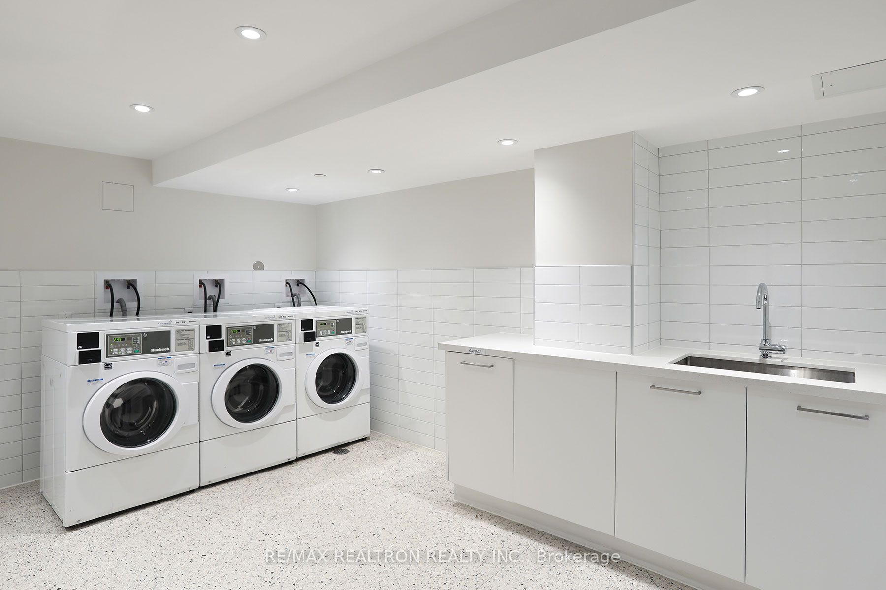 485 Huron Street, #402