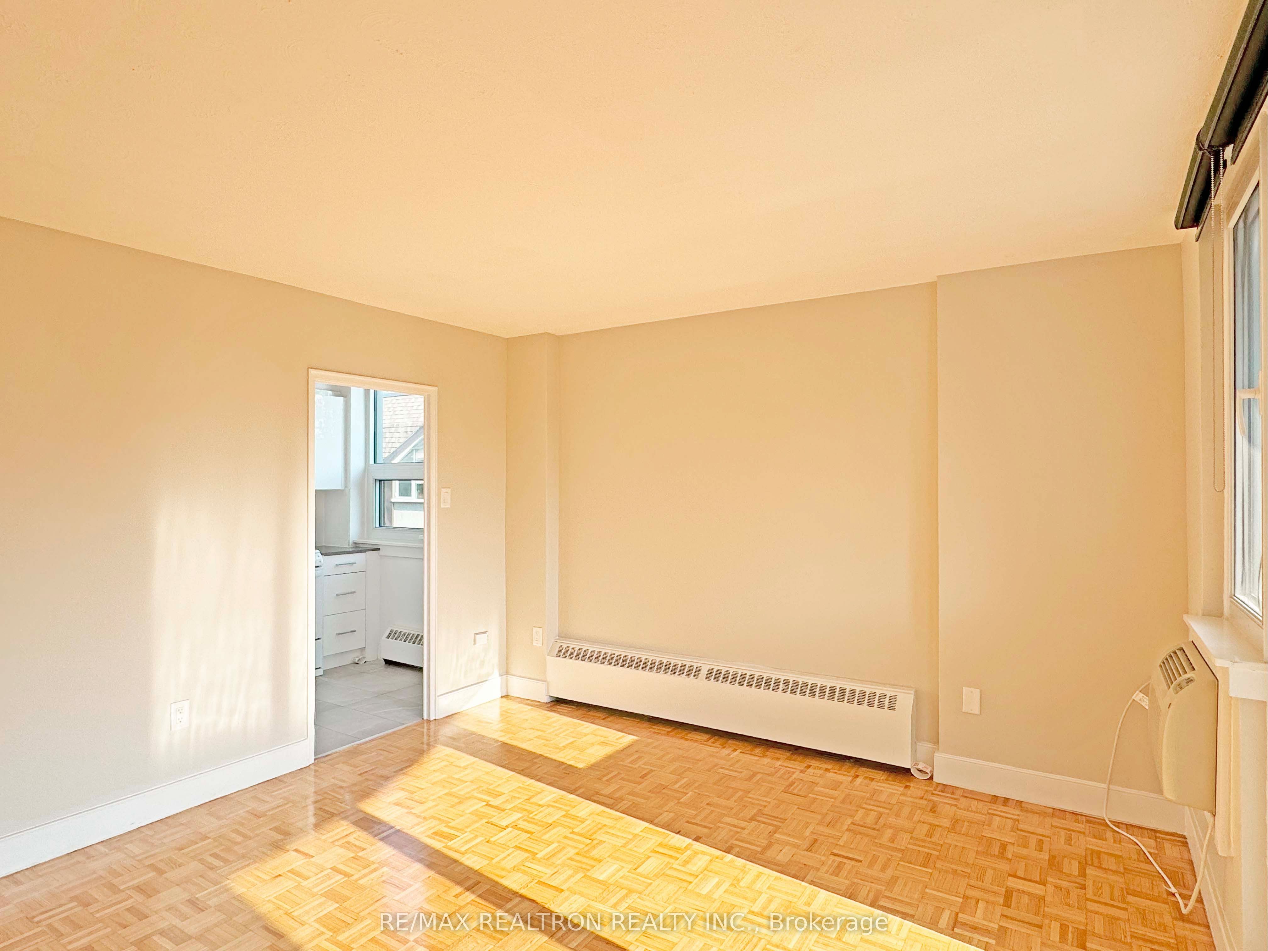 485 Huron Street, #402