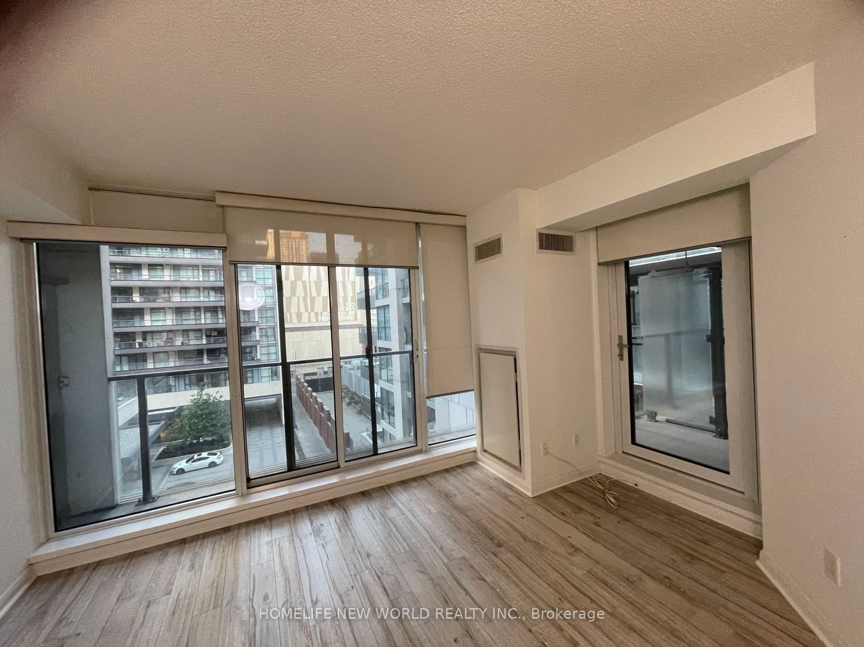 111 Elizabeth Street, #752
