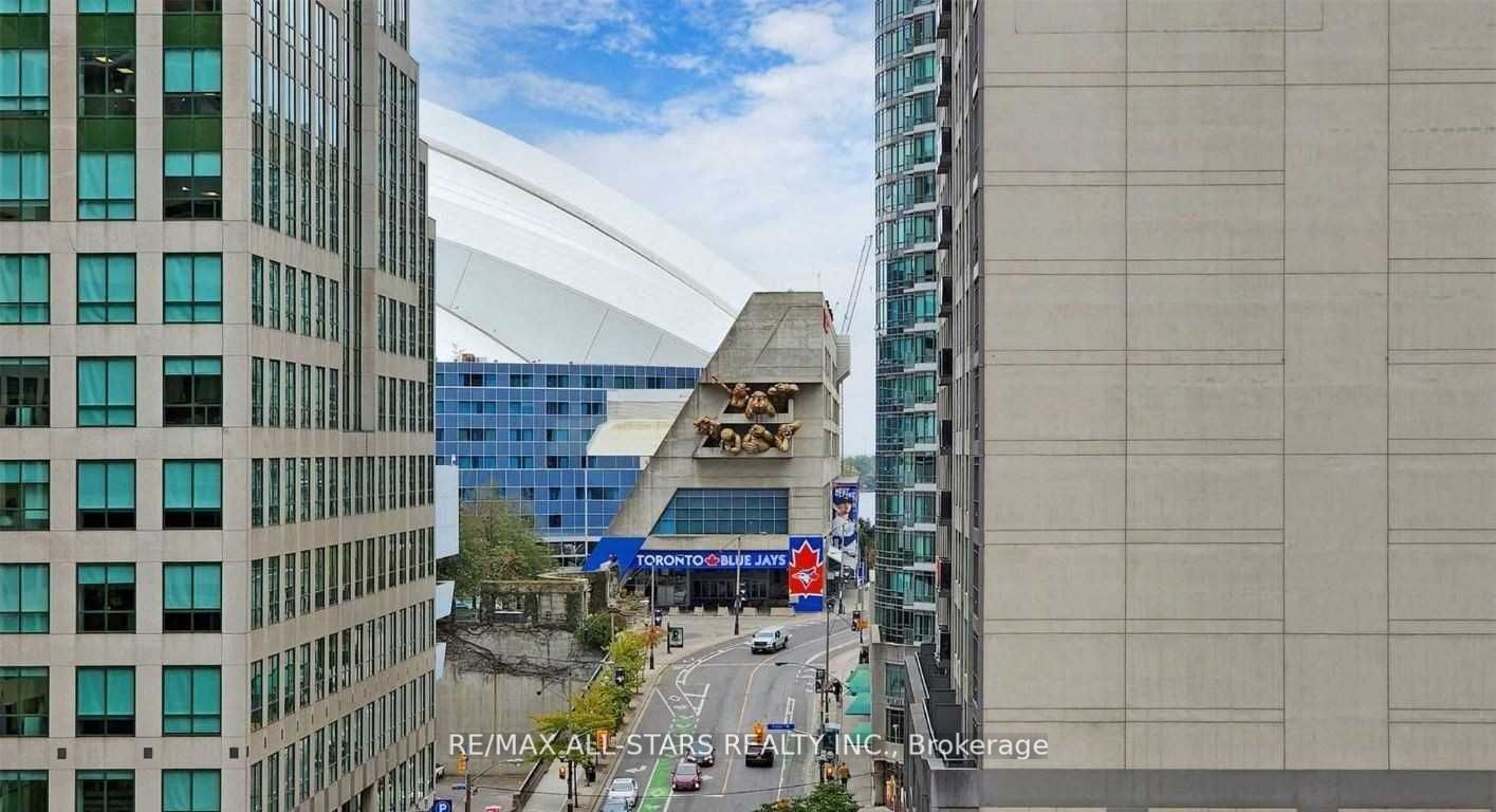 36 Blue Jays Way, #711&712