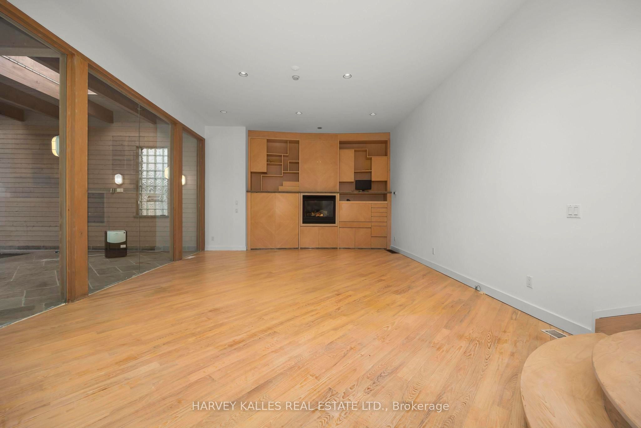 39 Burton Road