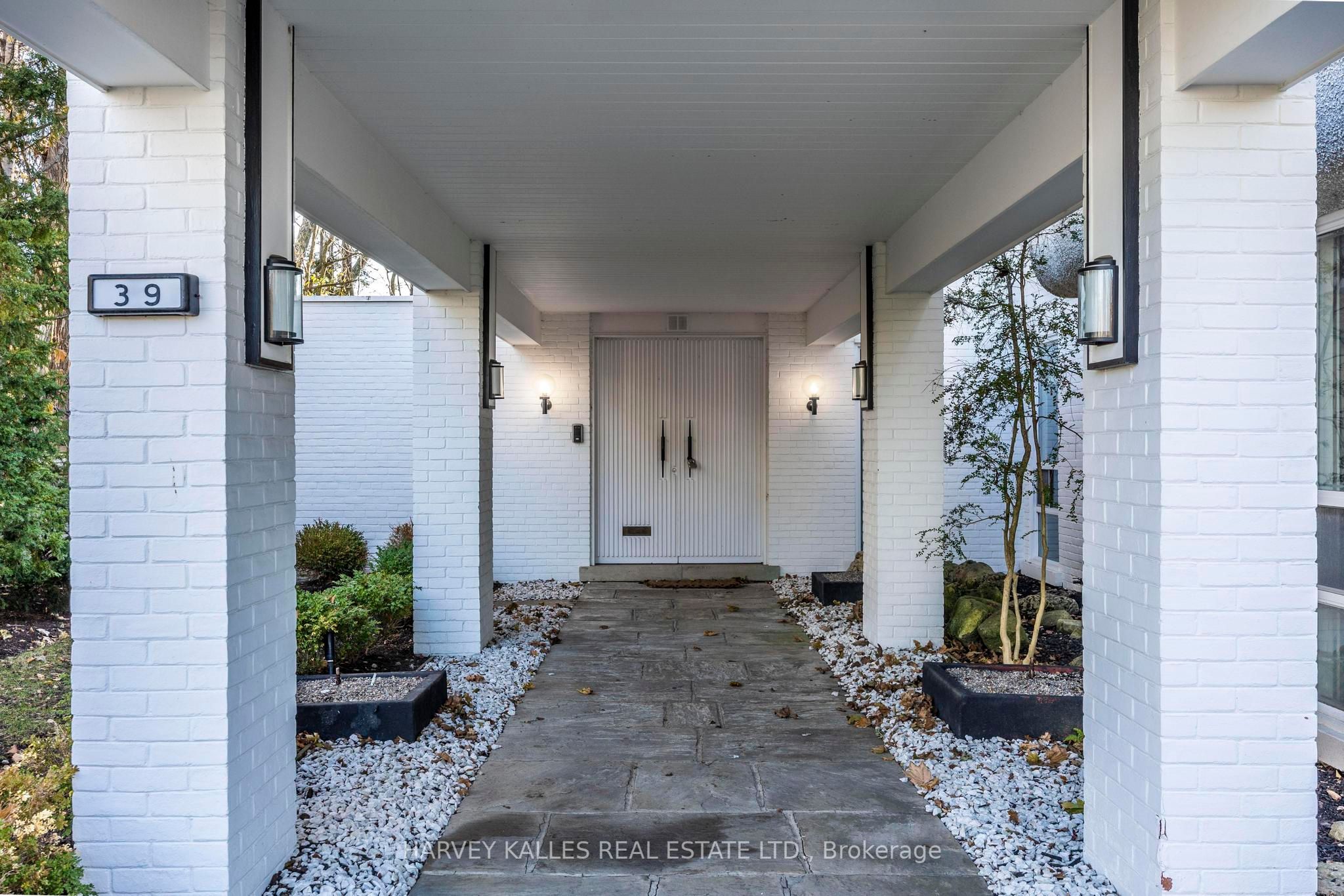 39 Burton Road