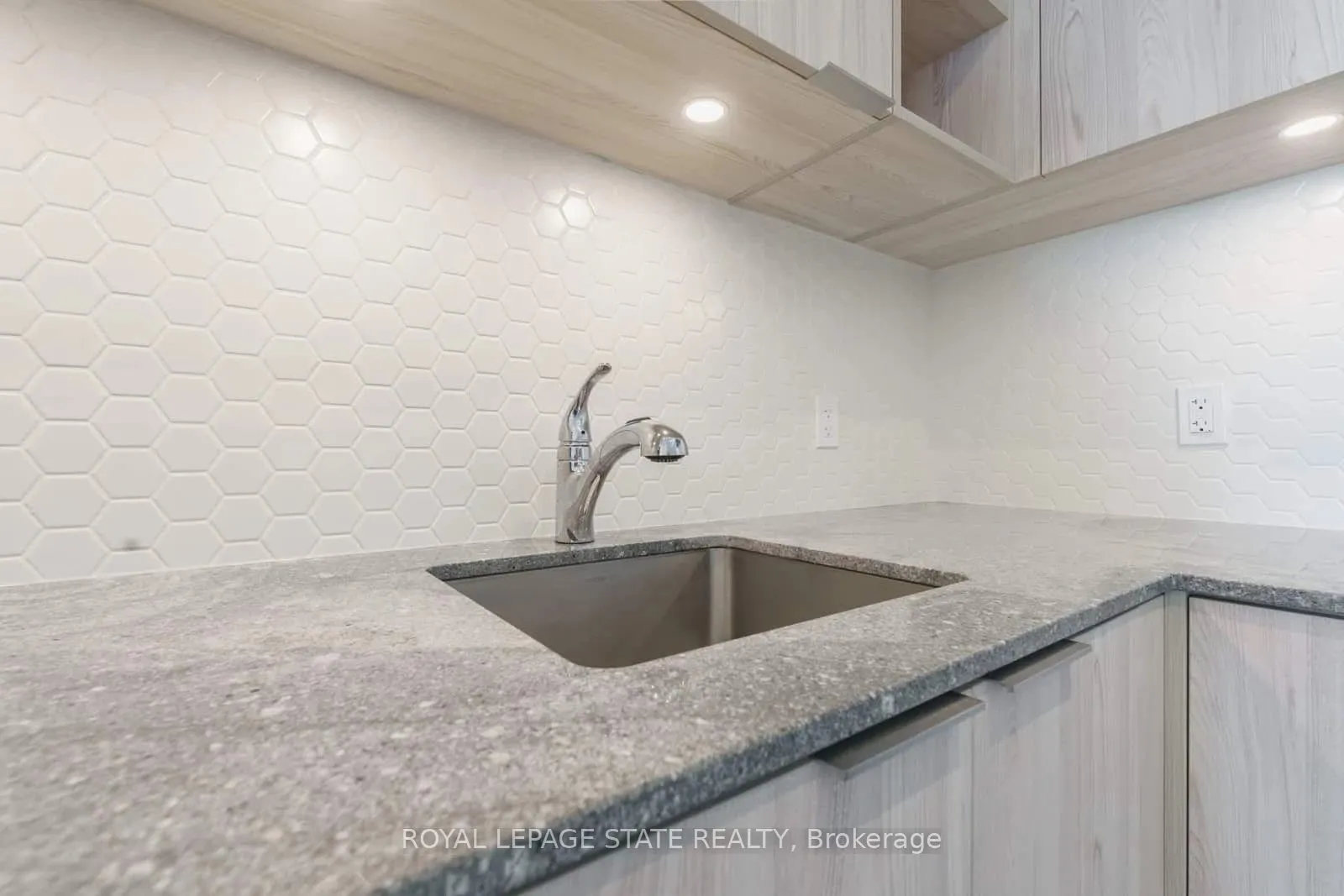 30 Ordnance Street, #1112