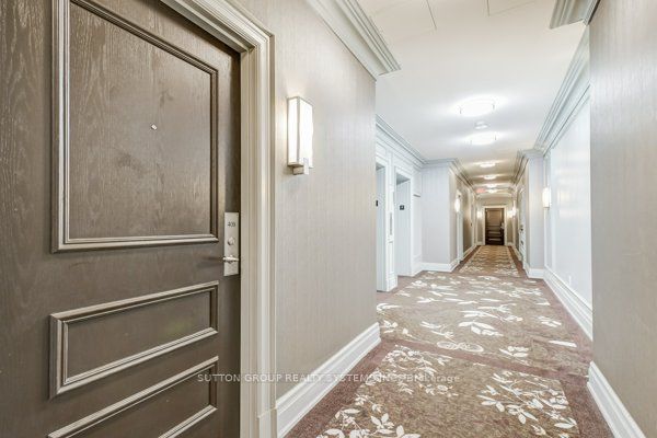 15 Rean Drive #408