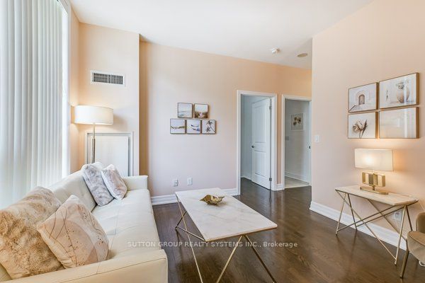 15 Rean Drive #408
