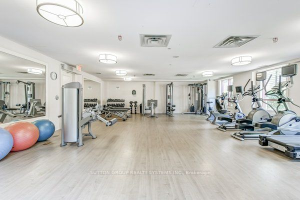 15 Rean Drive #408