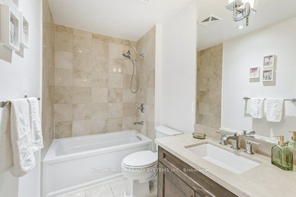 15 Rean Drive #408