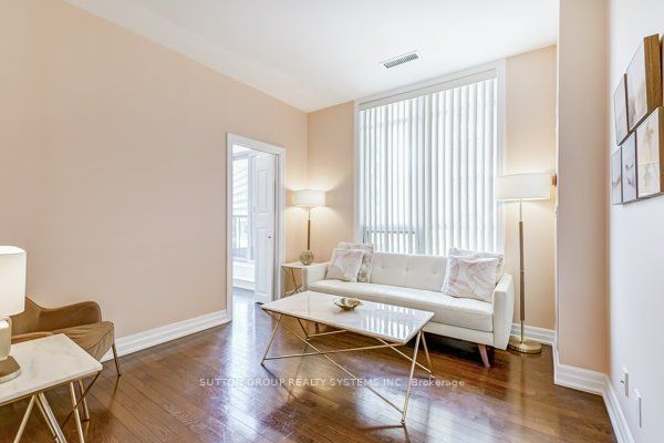 15 Rean Drive #408