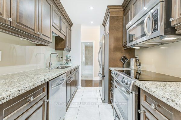15 Rean Drive #408