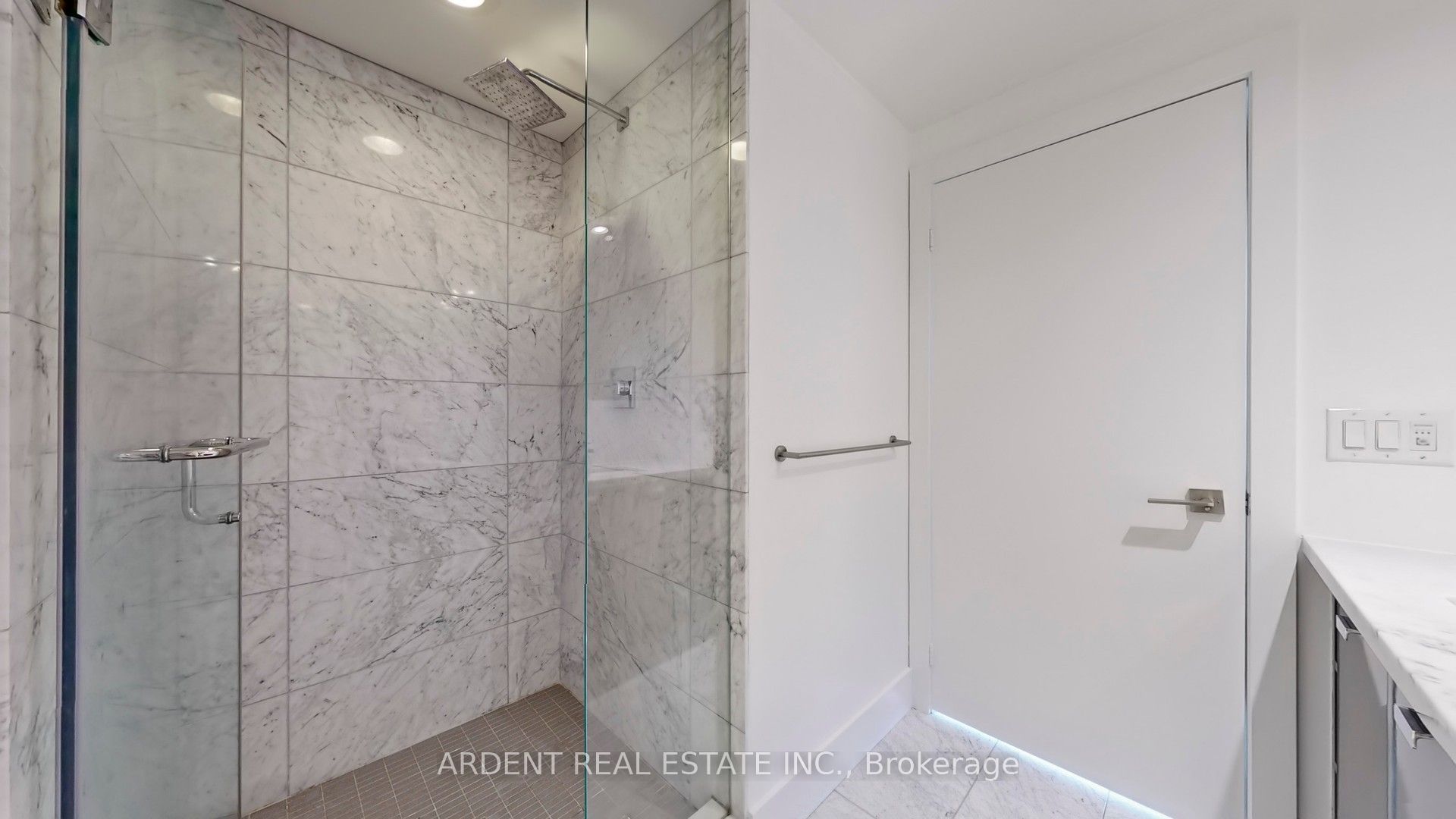 32 Davenport Road, #1107